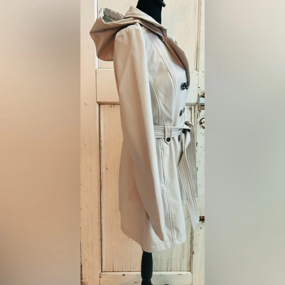 ☔☔Shelby Trech Hooded Raincoat—NWOT☔☔ - Picture 4 of 8